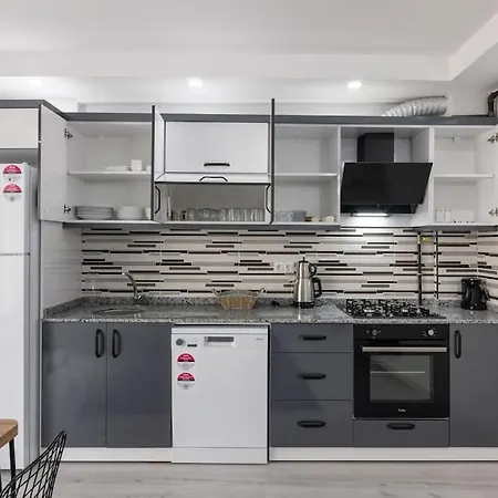 4-3 Yatak Odalı Büyük Kaleiçi Yakını *