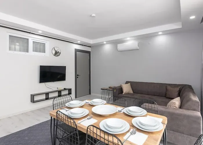 Appartamento 4-3 Yatak Odali Bueyuek Kaleici Yakini *