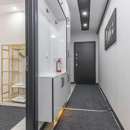 公寓 4-3 Yatak Odali Bueyuek Kaleici Yakini 安塔利亚